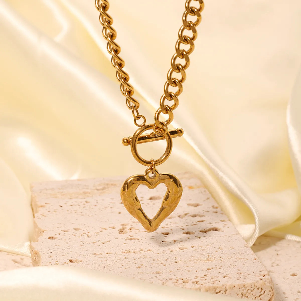 Women’s custom-made necklaces-Ig Style Casual Heart Shape Stainless Steel Toggle Plating Hollow Out 18k Gold Plated Pendant Necklace