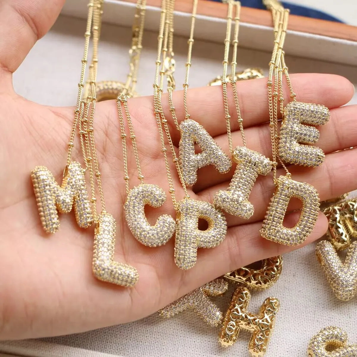 Women’s rhinestone necklaces-Simple Style Classic Style Letter Copper 18k Gold Plated Pendant Necklace In Bulk