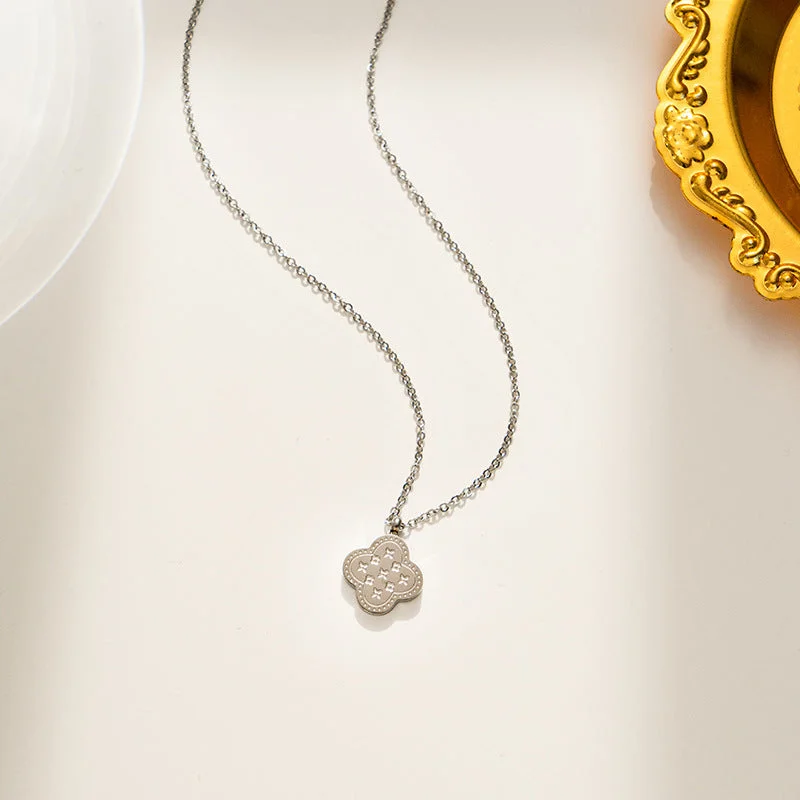 704 necklace silver