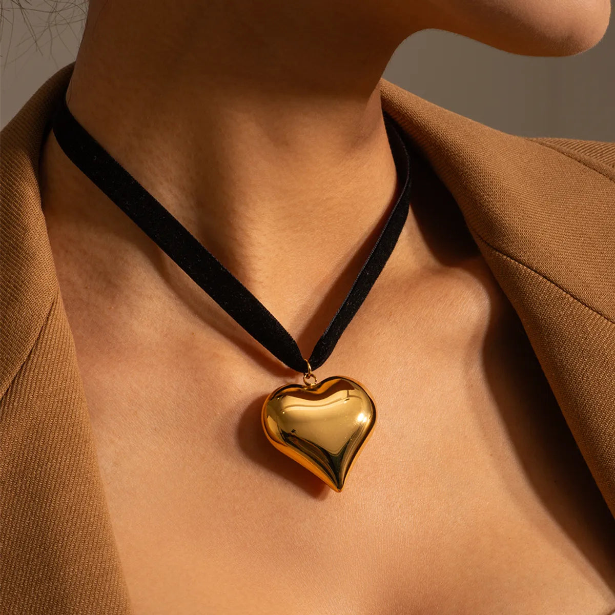 Women’s fashion necklaces-Wholesale Classic Style Heart Shape Stainless Steel Cloth Plating 18k Gold Plated Pendant Necklace