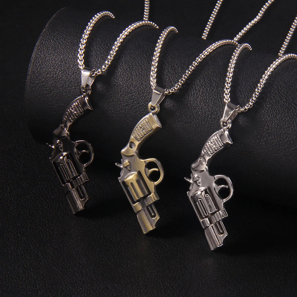 Women’s crystal necklaces-Hip-Hop Pistol 201 Stainless Steel Zinc Alloy Plating Men'S Pendant Necklace