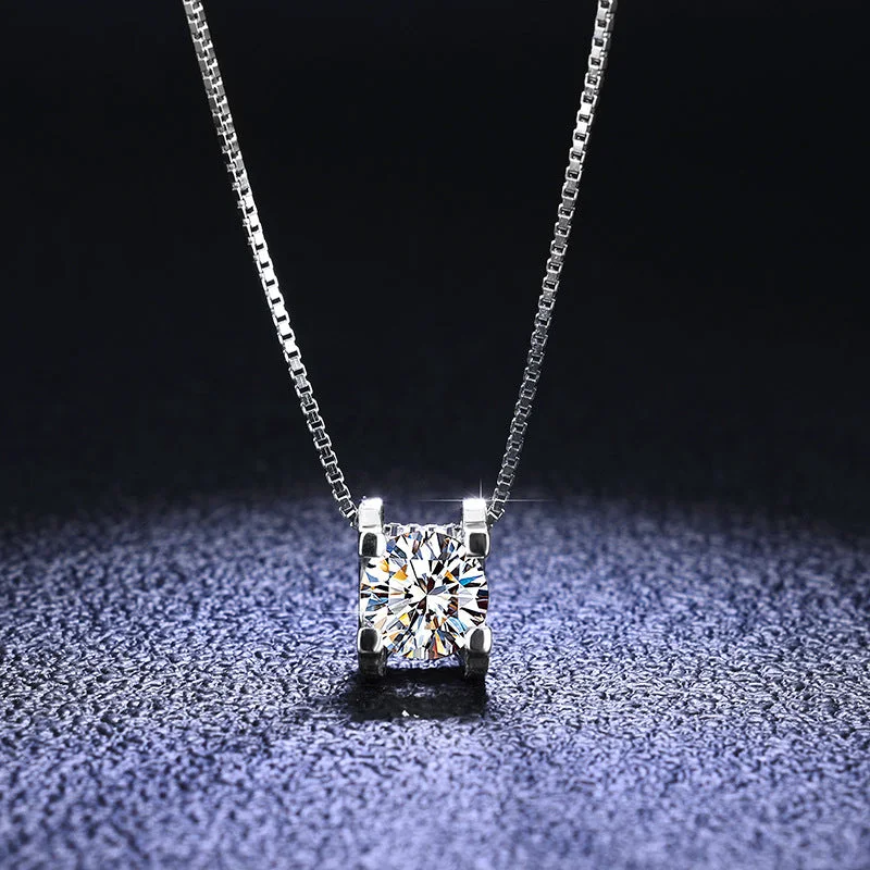 2 Karat Moissanite (with Box Chain)