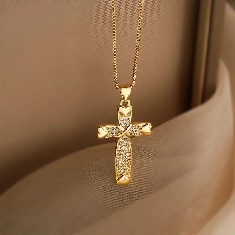 Women’s multi-strand necklaces-Simple Style Commute Cross Copper 18k Gold Plated Zircon Pendant Necklace In Bulk