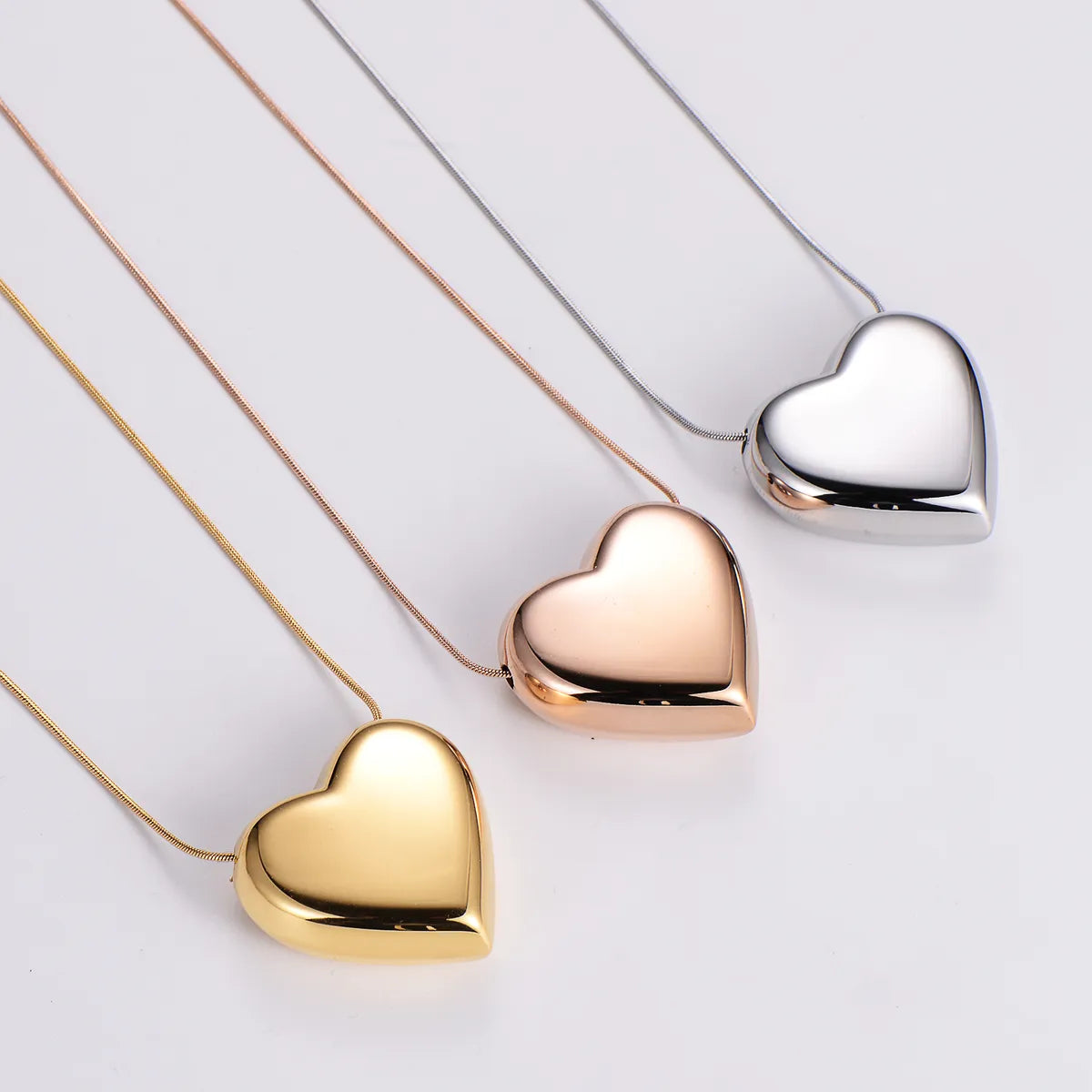 Women’s wedding pendant necklaces-Simple Style Heart Shape Stainless Steel 18k Gold Plated Pendant Necklace