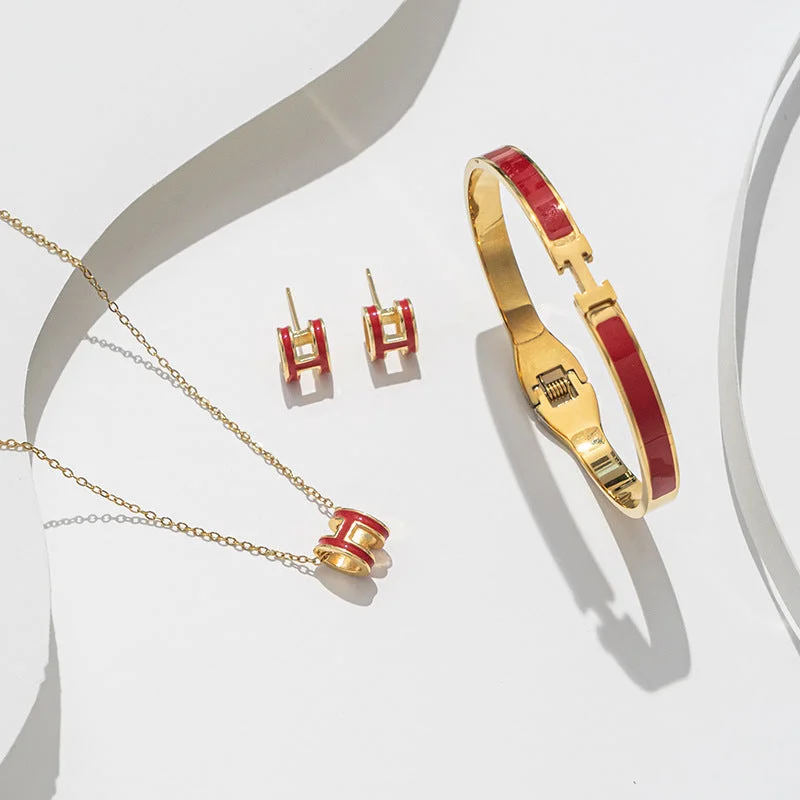 8803 Gold Red Three Piece Set