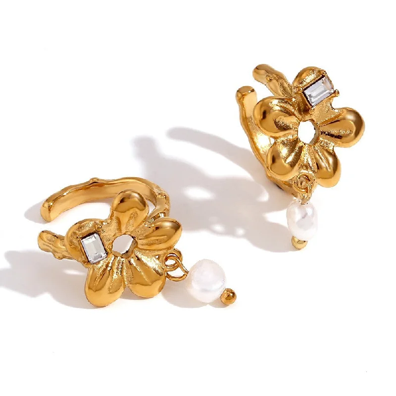 Cute Flower Water Diamond Pearl Ear Clip - Gold