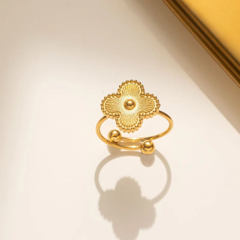 988 batches of flower rings in gold