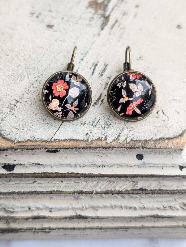 Women's cartoon earrings -Beautiful Vintage Floral Earrings