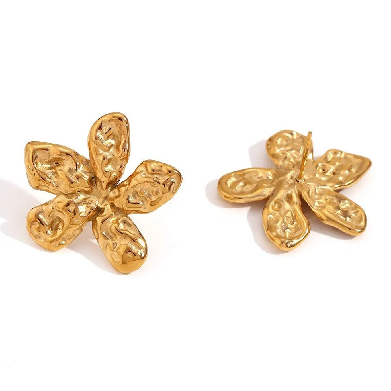 Casting hammered pattern five petal flower earrings - gold