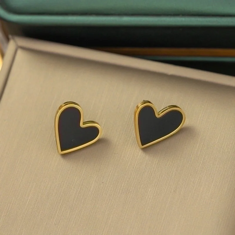 Yc [G198] Black Big Heart Stud Earrings [Gold]