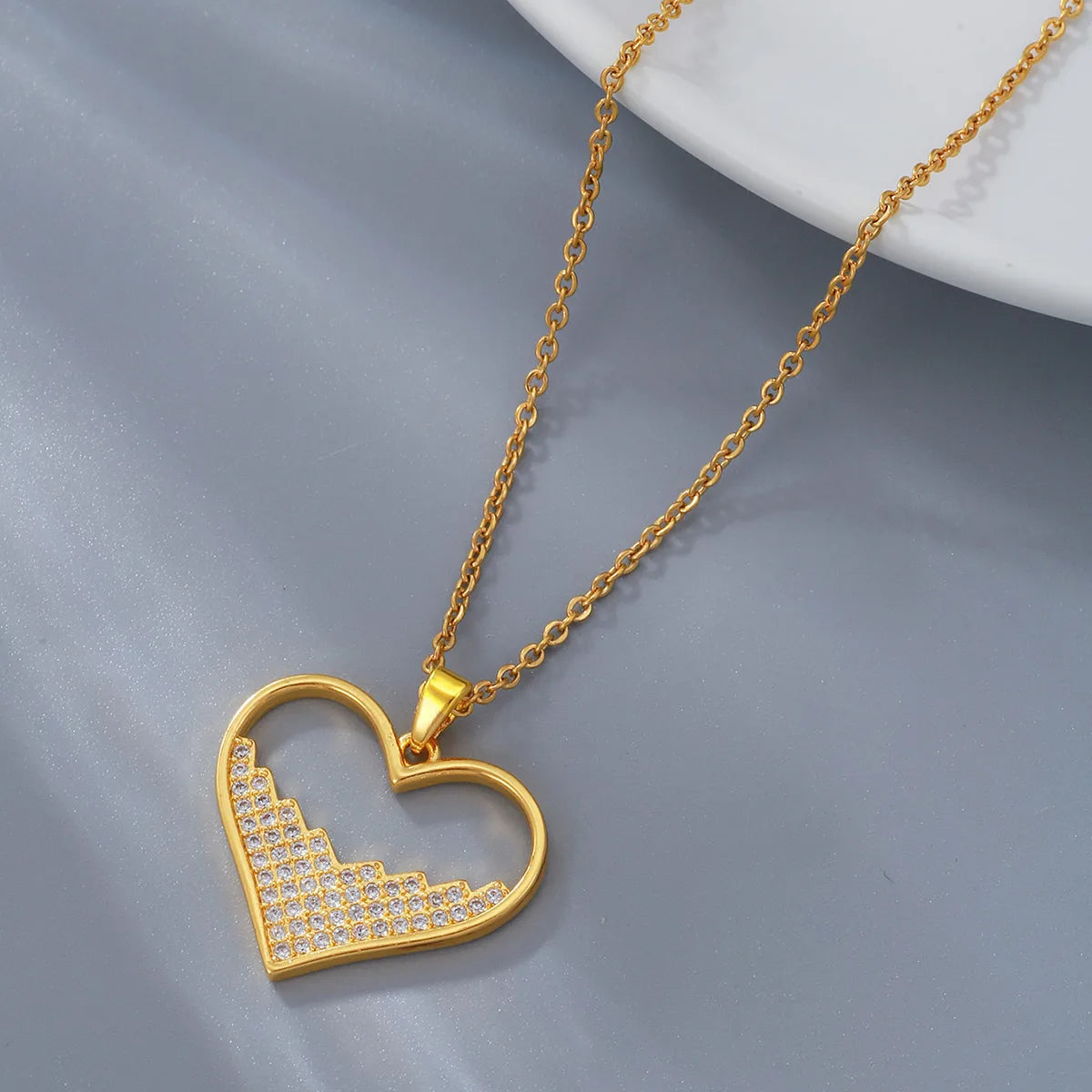 Women’s rose gold heart necklaces-Elegant Classic Style Heart Shape Copper Plating Inlay Zircon 18k Gold Plated Pendant Necklace