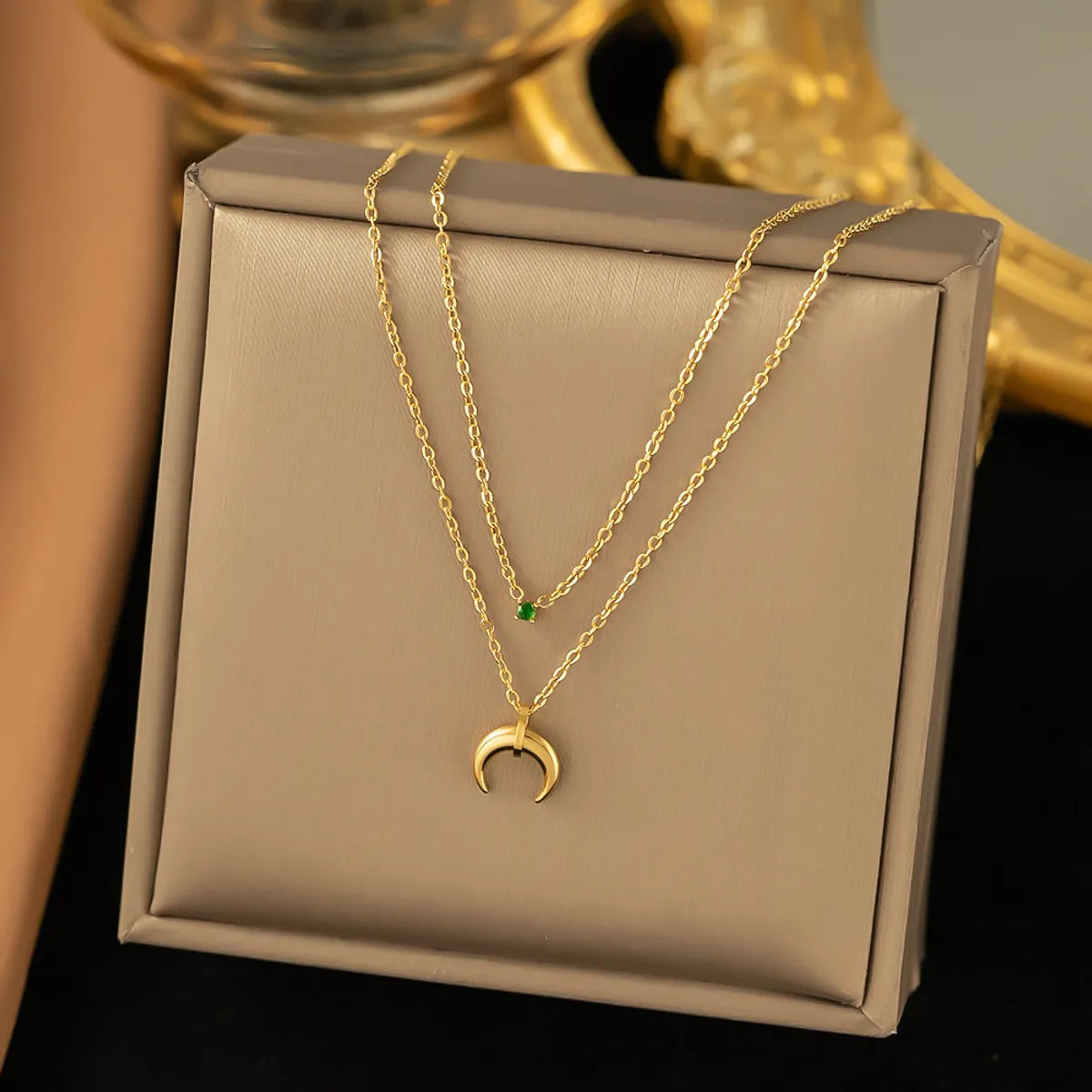 22 [Ah379] Crescent Necklace Gold