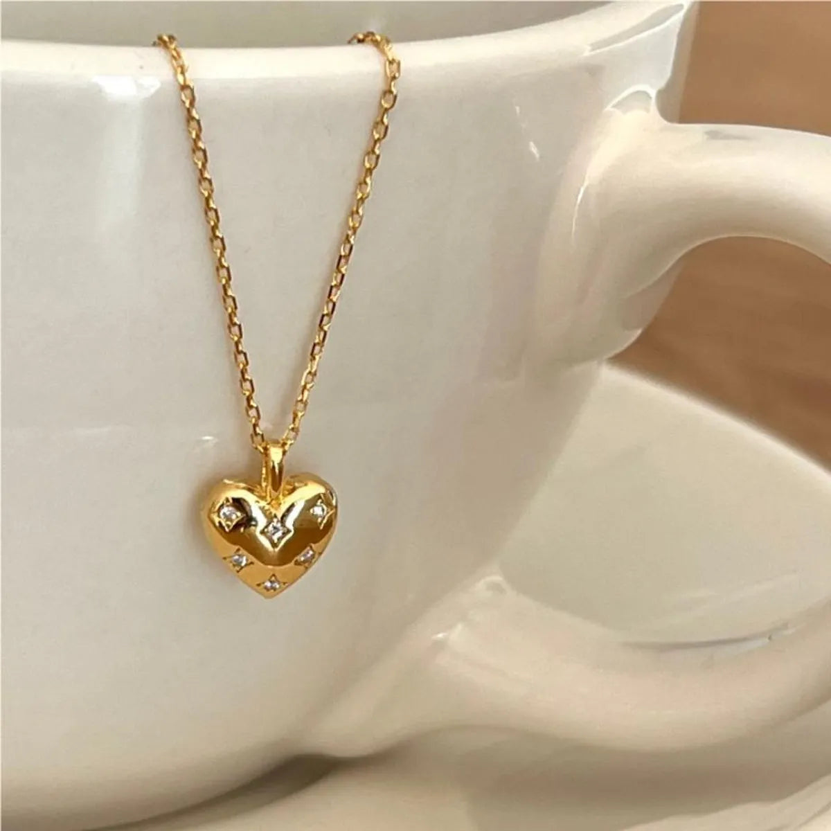 Women’s silver pendant necklaces-Sweet Heart Shape Sterling Silver Plating Inlay Zircon 18k Gold Plated Pendant Necklace