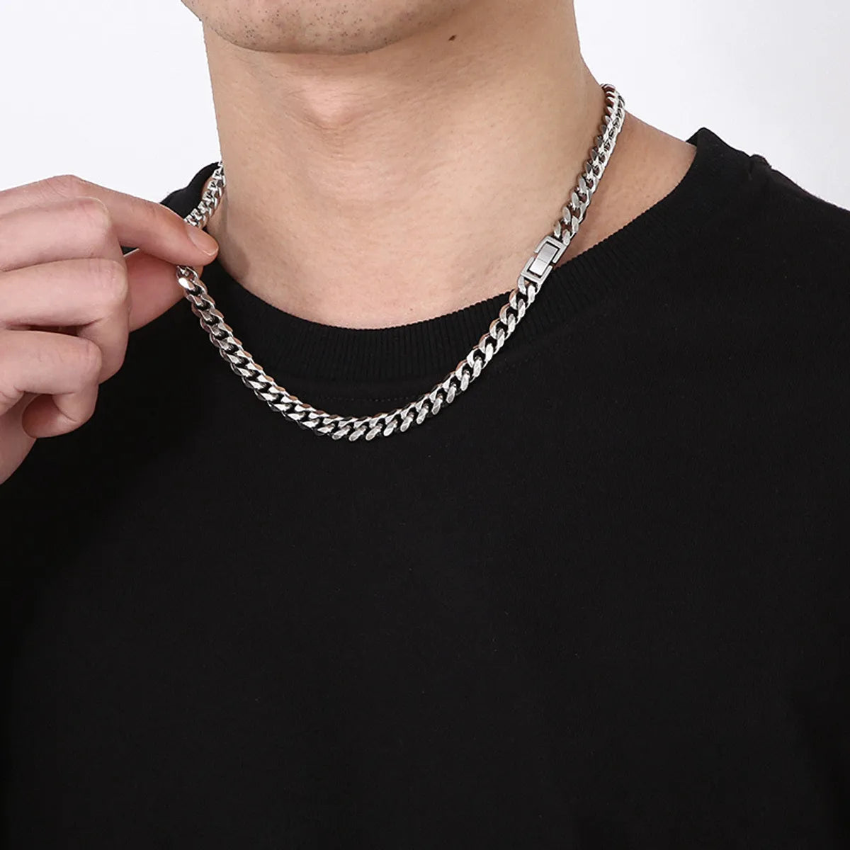 Women’s multi-layered necklaces-Simple Style Solid Color Titanium Steel Chain Men'S Necklace