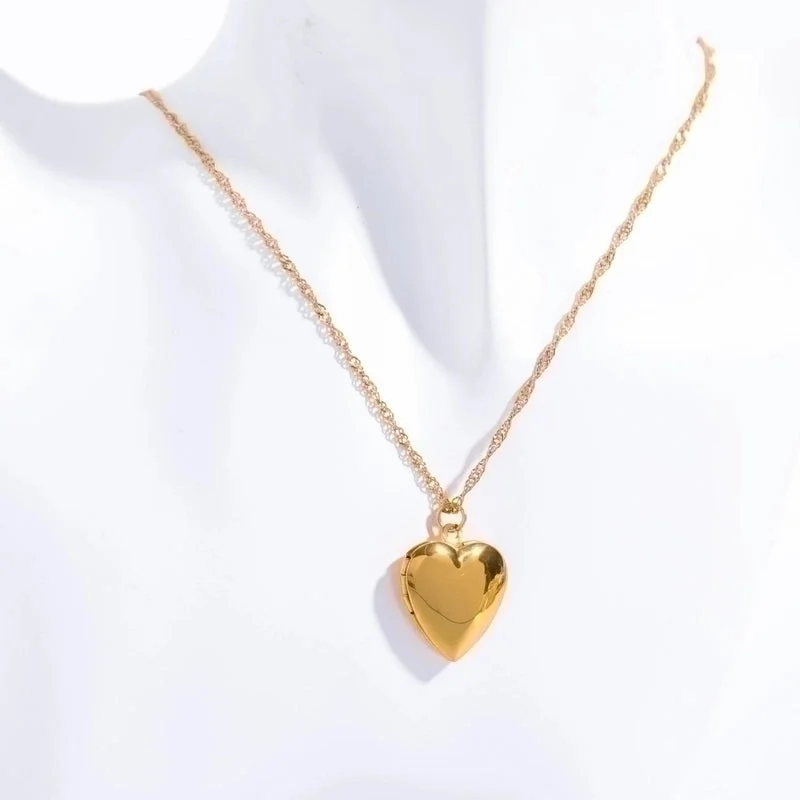 Heart-Shaped Glossy Open and Close Necklace