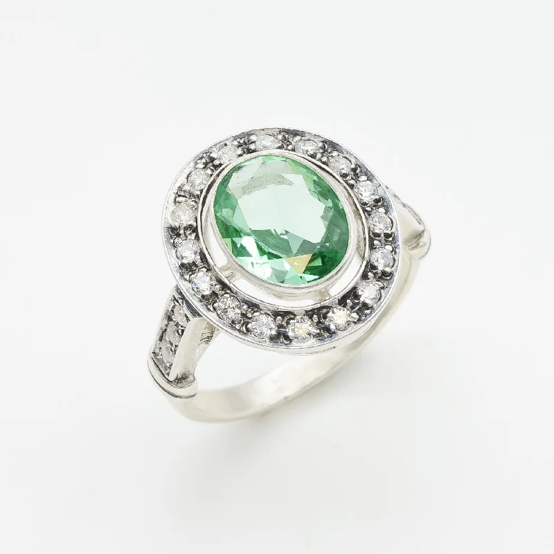 Women’s affordable engagement rings-Mint Emerald Ring - Green Vintage Ring - Bezel Statement Ring