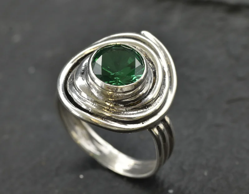 Women’s stackable rings-Spiral Emerald Ring - Green Cocktail Ring - Large Swirl Ring