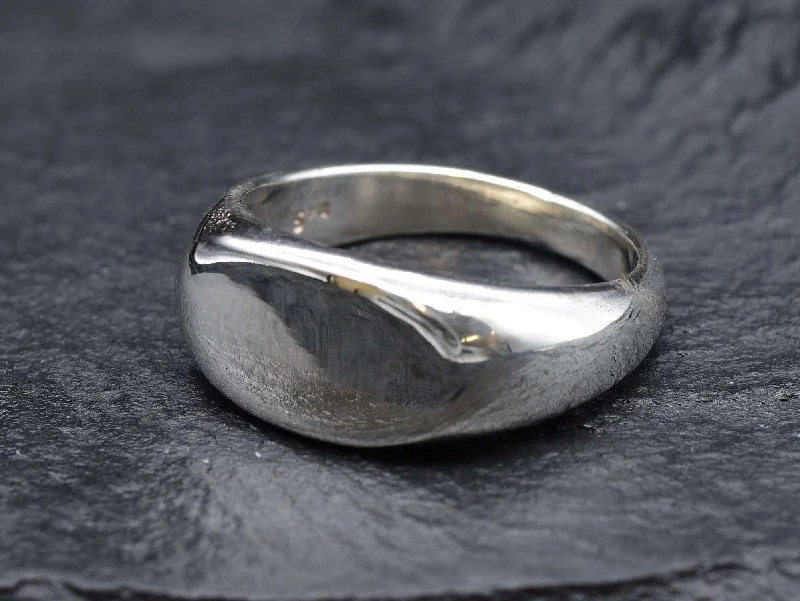 Women’s designer engagement rings-Silver Signet Ring - Oval Signet Ring - Unisex Silver Ring