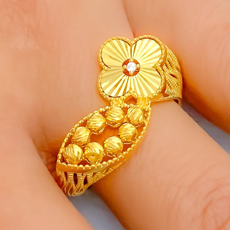 Women’s aquamarine rings-Trendy Floral 21k Gold Ring