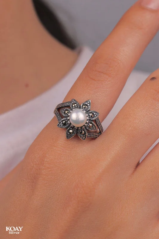 Women’s moonstone rings-Marcasite Flower Ring (02)