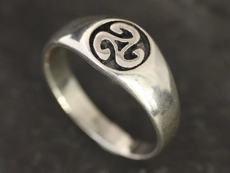 Women’s birthstone rings-Triskelion Ring - Silver Triskeles Ring - Celtic Triskele Ring