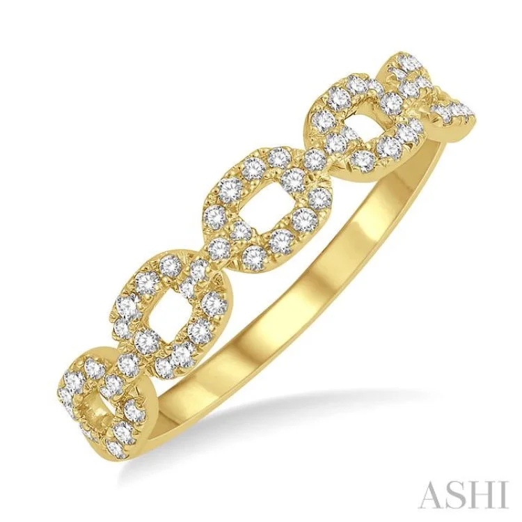 Engagement rings with two-tone band for women -1/4 ctw Box Chain Link Round Cut Diamond Ladies Ring in 14K Yellow Gold