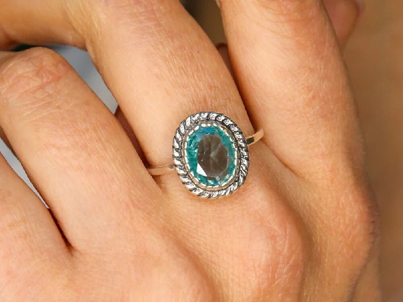 Women’s engagement rings with side stones-Aquamarine Ring - Blue Oval Ring - Vintage Cocktail Ring