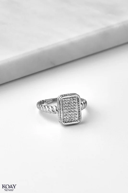 Women’s affordable engagement rings-Zircon Ring (075-Rectangle)