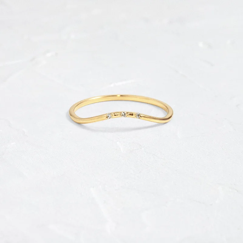 Women’s gold rings-Curved Trio Band