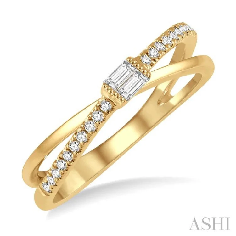 Solitaire diamond engagement rings for women -1/6 ctw Criss-Cross Baguette and Round Cut Diamond Fashion Ring in 14K Yellow Gold