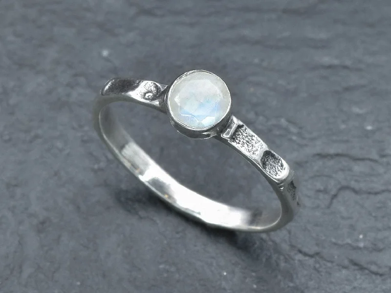 Women’s birthstone rings-Round Moonstone Ring - Natural Moonstone Ring, June Birthstone Ring