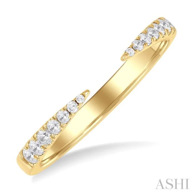 Engagement rings with solitaire setting for women -1/5 ctw Graduated Round Cut Diamond Claw Open Fashion Ring in 10K Yellow Gold