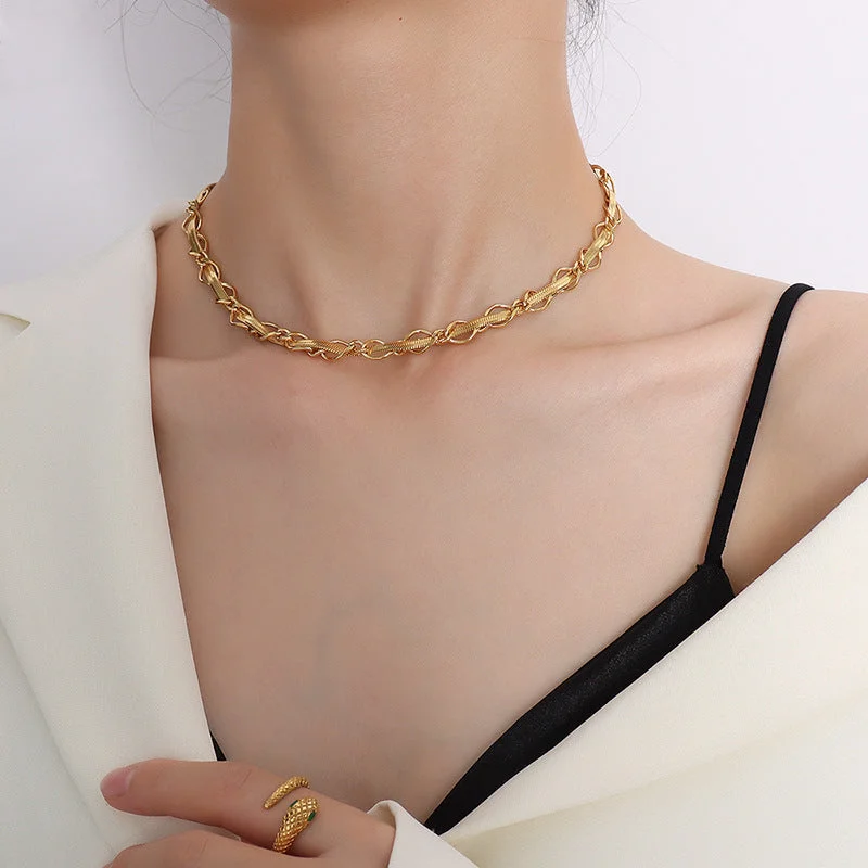 P217 Gold Necklace 39 + 5cm