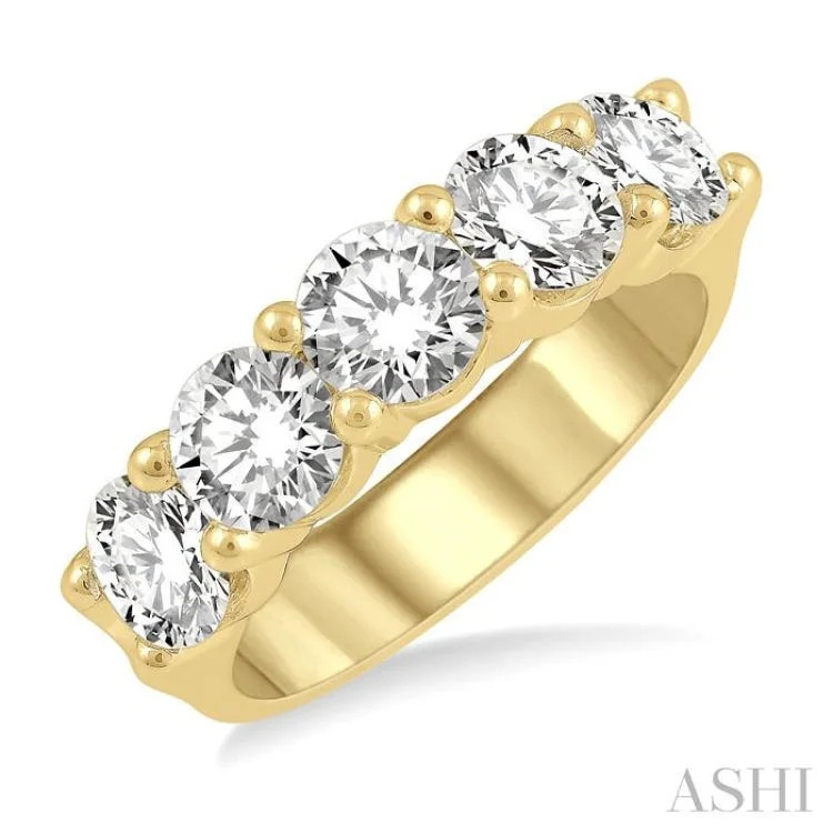 Engagement rings with accent diamonds for women -2 1/2 ctw 5 Stone Round Cut Diamond Wedding Band in 14K Yellow Gold